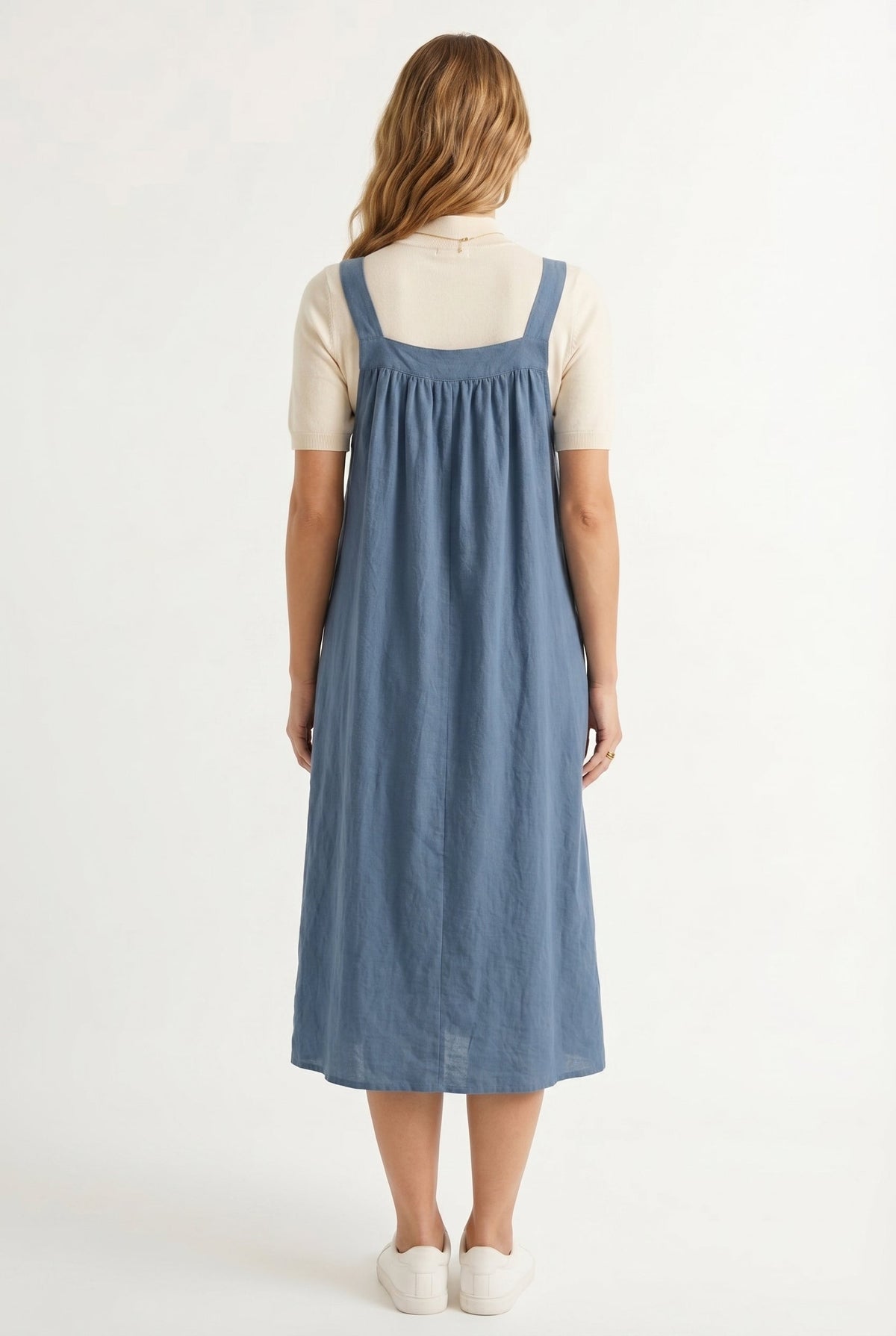Elara Pinafore