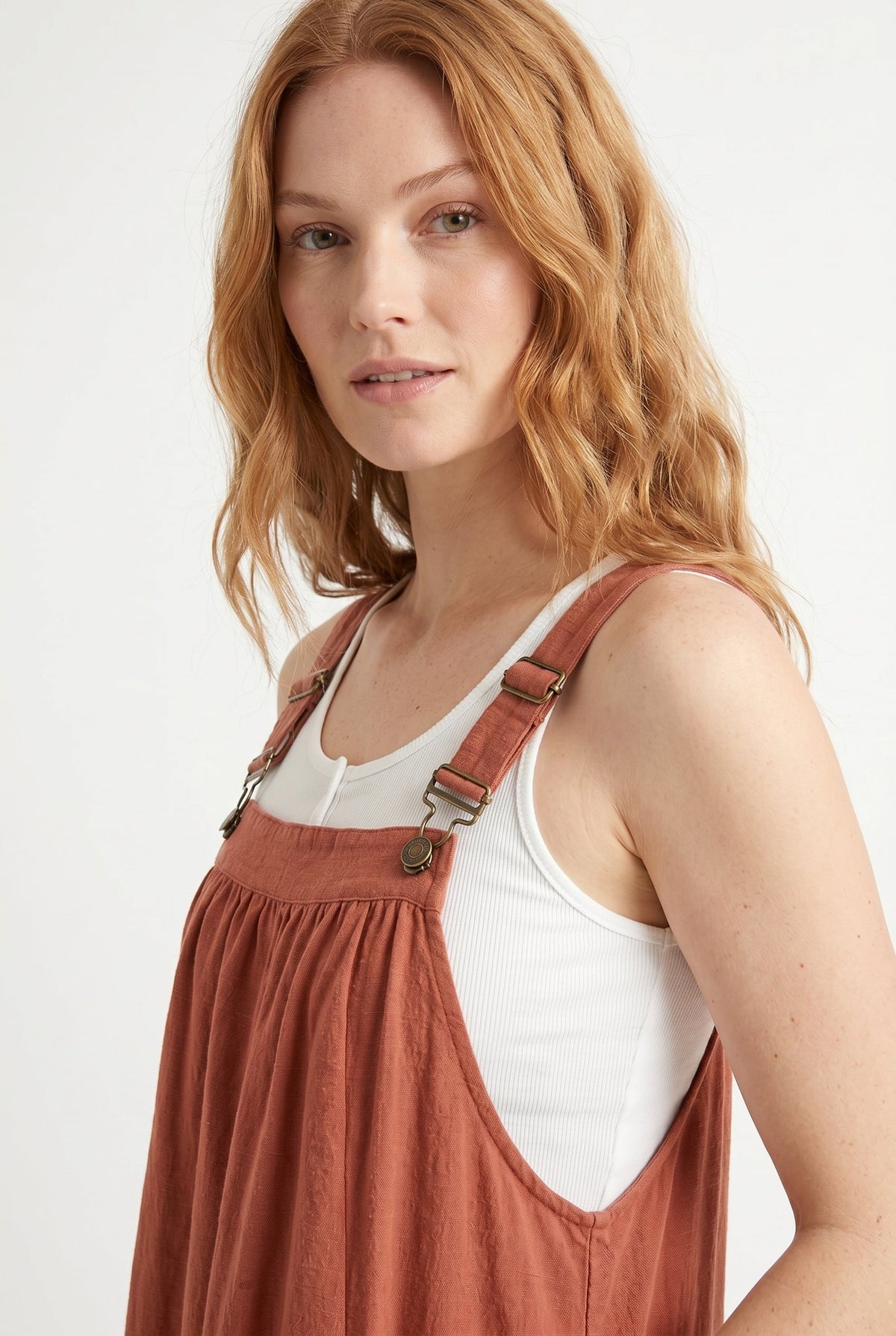 Elara Pinafore